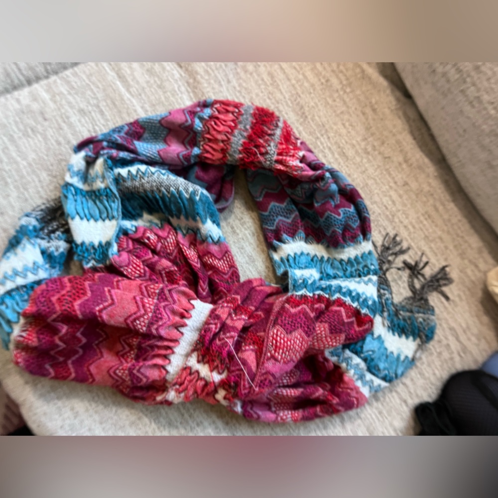 Missoni Aesthetic | 100% acrylic | winter scarf | RN: 112595